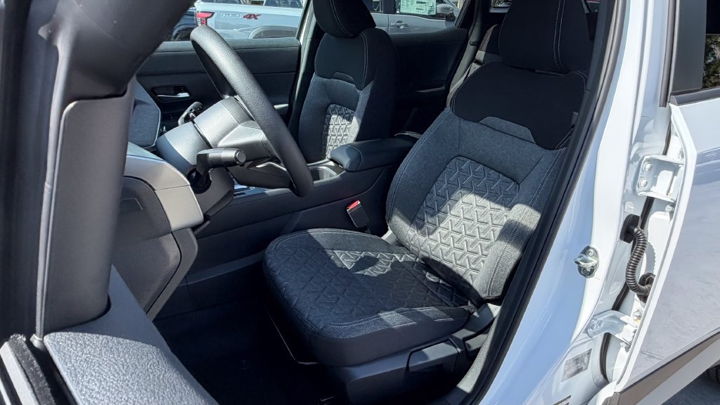 Used 2026 Nissan Kicks SV FWD image 27