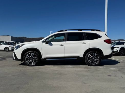 Used 2023 Subaru Ascent Limited w/ Technology Package AWD/4WD image 6