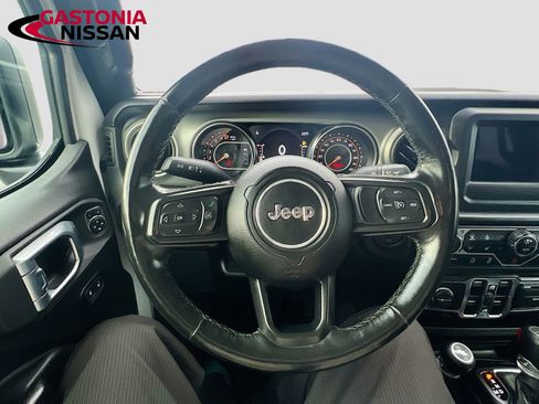 Used 2021 Jeep Gladiator Sport image 14