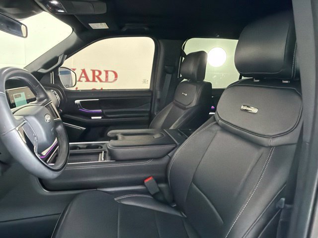 Used 2025 Ford Expedition Platinum w/ Stealth Performance Package AWD/4WD image 18