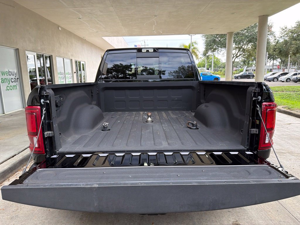 Used 2025 RAM 3500 Laramie AWD/4WD image 38