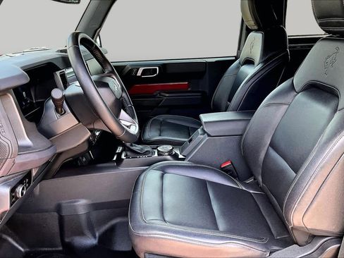 Certified 2025 Ford Bronco Badlands AWD/4WD image 8