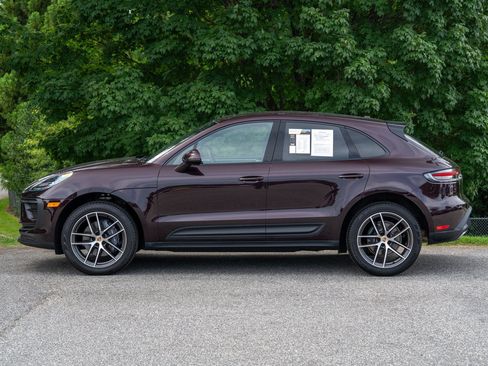 Certified 2026 Porsche Macan AWD/4WD image 2