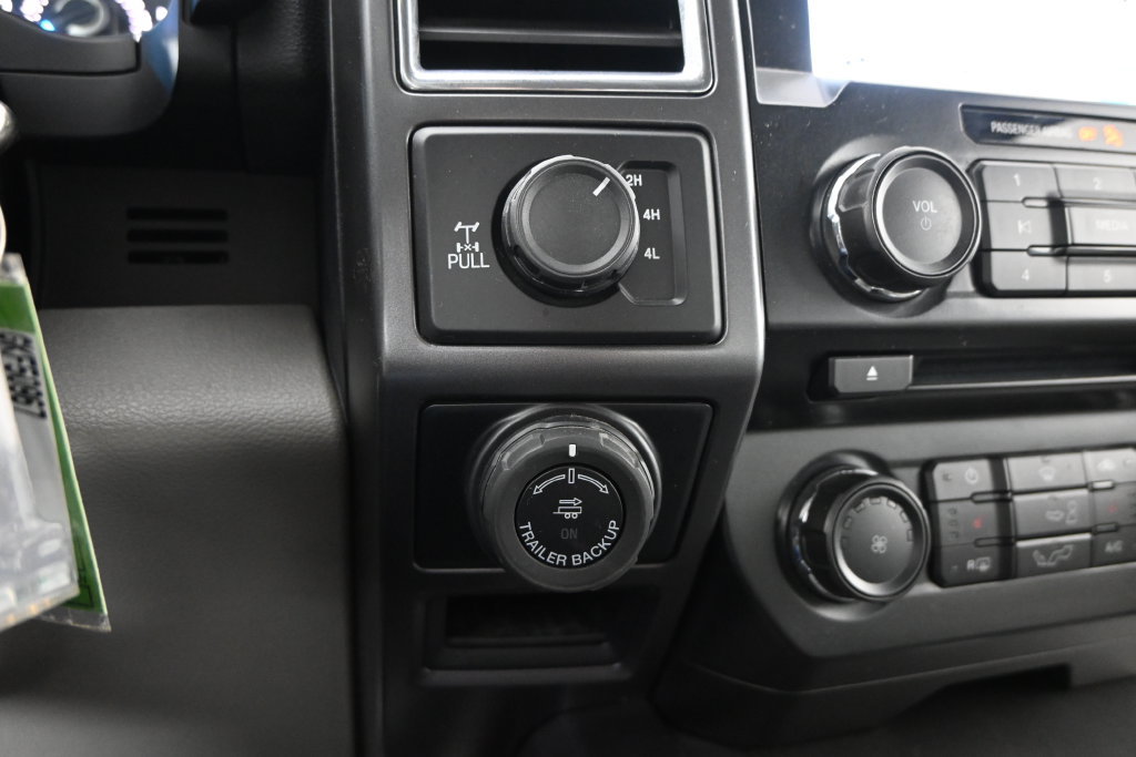 Used 2016 Ford F150 XLT w/ Equipment Group 302A Luxury AWD/4WD image 30