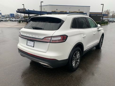 Used 2022 Lincoln Nautilus FWD w/ Premium Package image 7