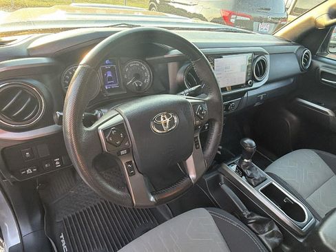 Used 2020 Toyota Tacoma TRD Sport AWD/4WD image 23