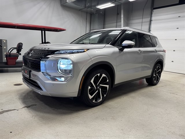 Used 2022 Mitsubishi Outlander SEL AWD/4WD image 3