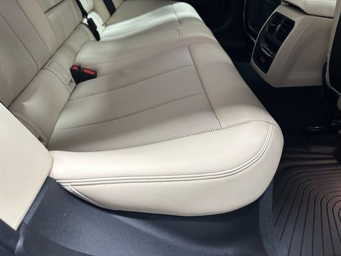 Used 2023 BMW 330i xDrive Sedan w/ Premium Package image 50