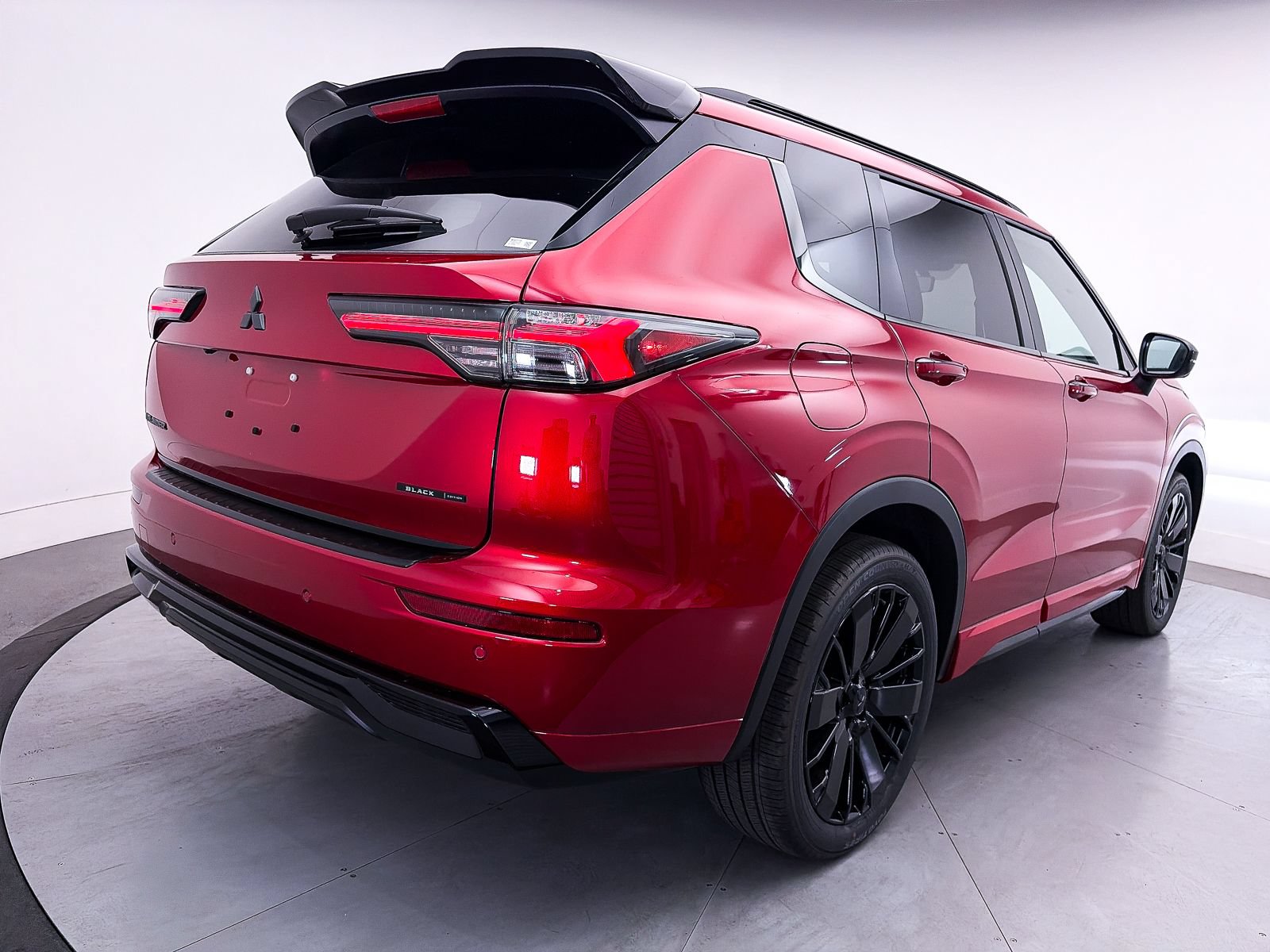 Used 2026 Mitsubishi Outlander SEL Black Edition FWD image 7