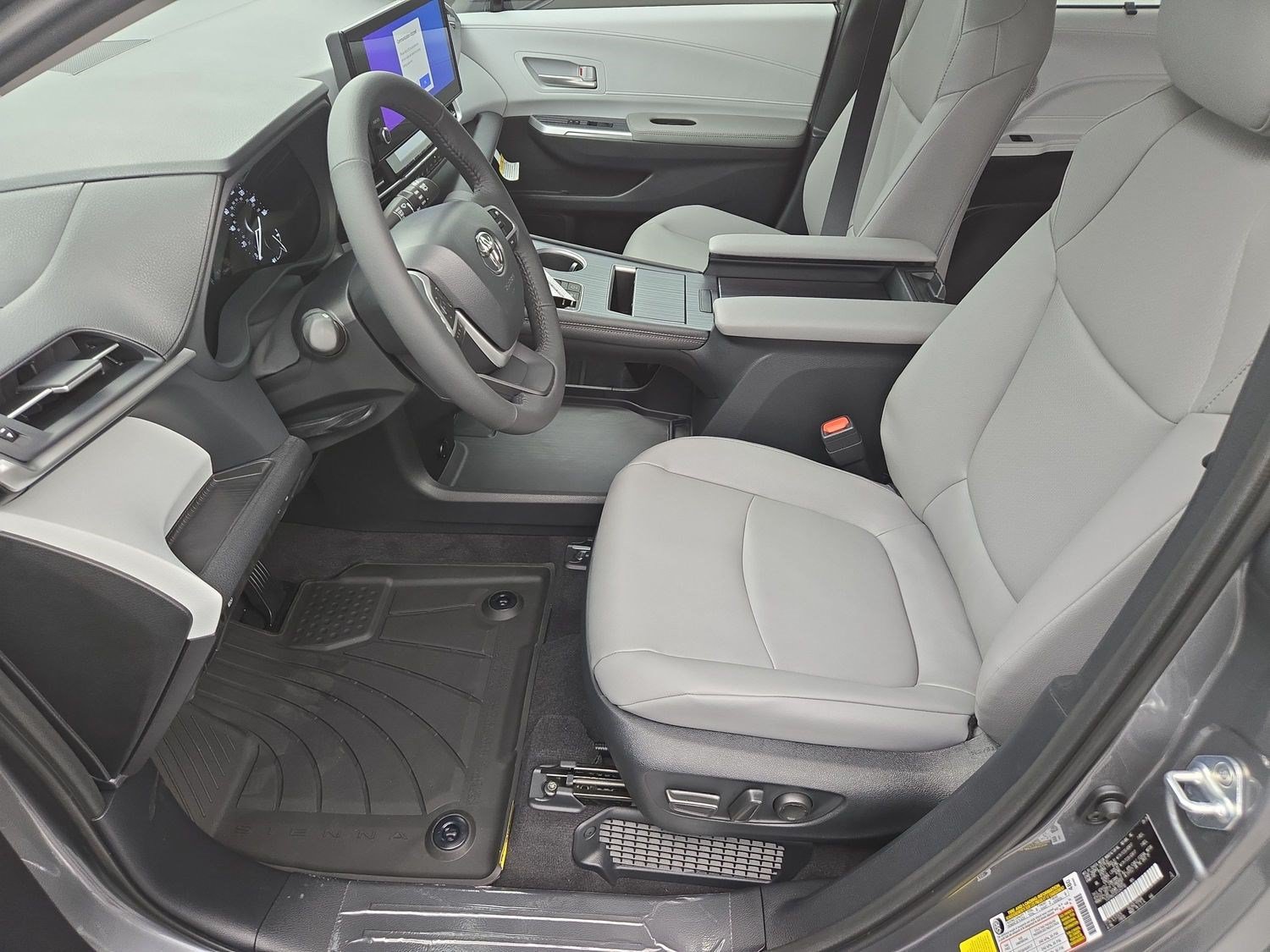 New 2026 Toyota Sienna XLE FWD image 16