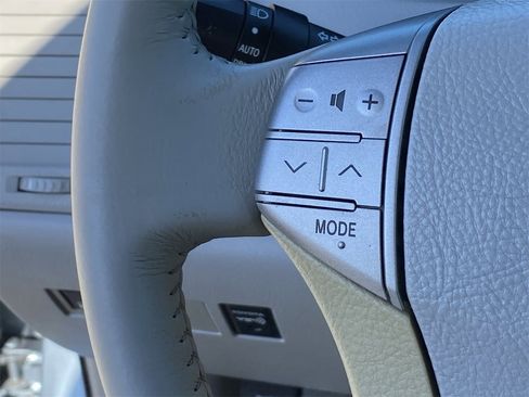 Used 2006 Toyota Avalon XLS image 30