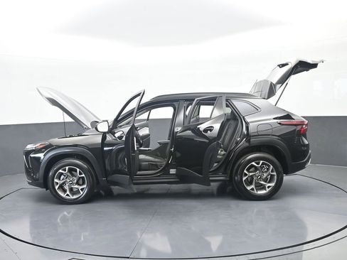 Used 2025 Chevrolet Trax LT w/ Driver Confidence Package FWD image 69