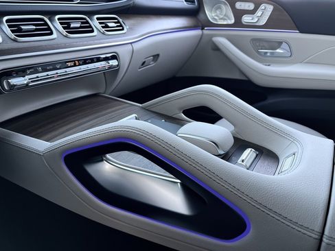 Certified 2024 Mercedes-Benz GLS 450 4MATIC image 41