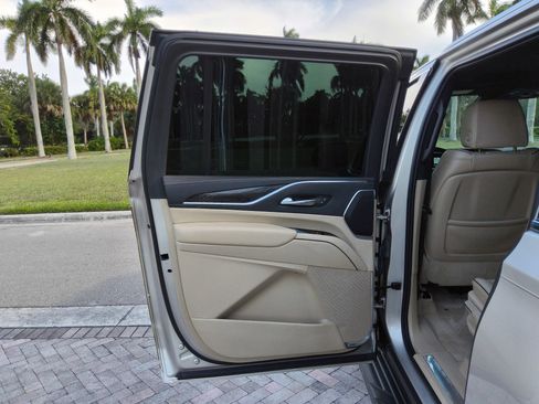 Used 2021 Cadillac Escalade ESV Premium Luxury w/ Performance Package RWD image 33