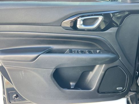 Used 2022 Jeep Compass Altitude w/ Sun and Sound Group image 13