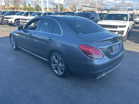 Used 2018 Mercedes-Benz C 300 Sedan image 4