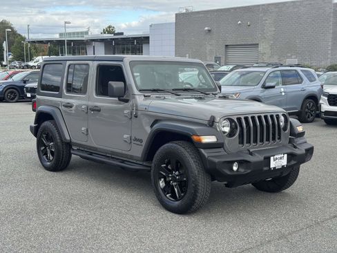 Used 2021 Jeep Wrangler Sport image 26