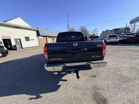 Used 2012 Nissan Frontier SV image 11