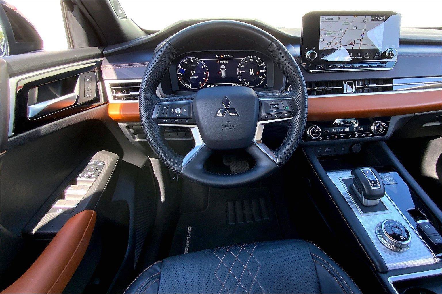Used 2023 Mitsubishi Outlander SEL 40th Anniversary AWD/4WD image 4