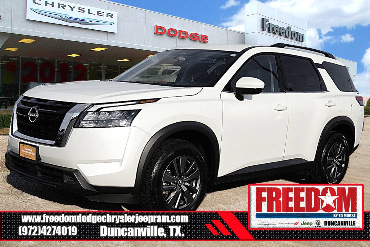 Used 2024 Nissan Pathfinder SV FWD image 1
