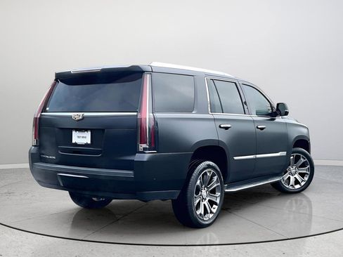 Certified 2020 Cadillac Escalade Luxury image 8