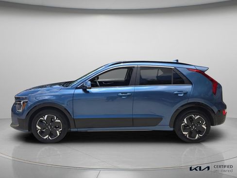 Certified 2024 Kia Niro Wind FWD image 3