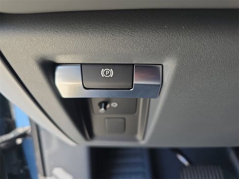 New 2025 Land Rover Defender 110 S image 26