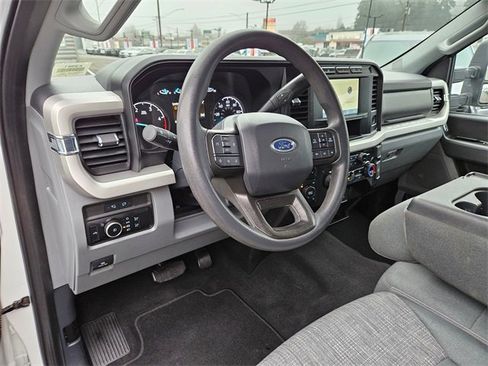 Used 2023 Ford F350 XLT w/ FX4 Off-Road Package image 18