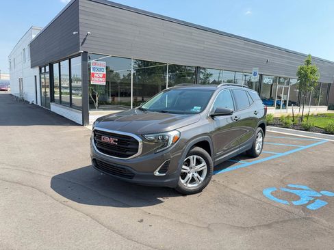 Used 2019 GMC Terrain SLE w/ Driver Convenience Package AWD/4WD image 1