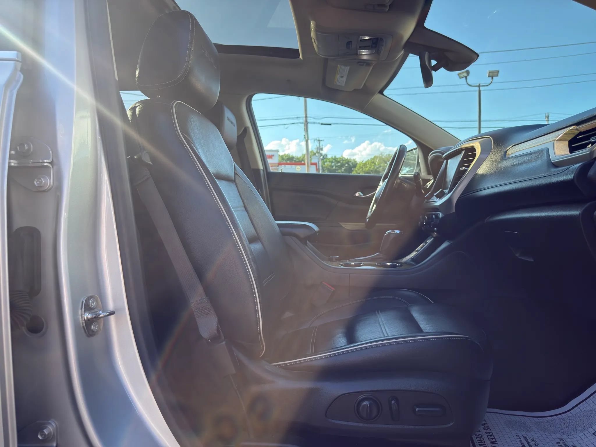 Used 2019 GMC Acadia Denali AWD/4WD image 23