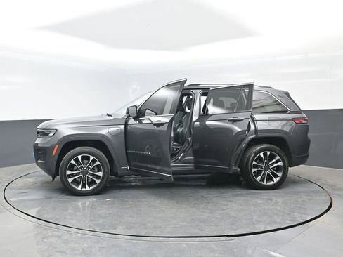 Used 2022 Jeep Grand Cherokee Overland w/ Advanced Protech Group III AWD/4WD image 30