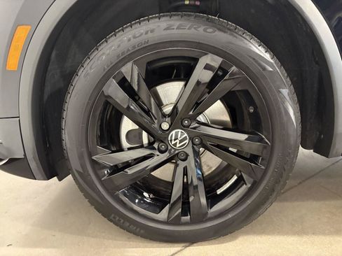 Used 2024 Volkswagen Tiguan SE R-Line w/ MDO Package, Two-Row AWD/4WD image 48