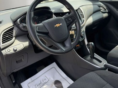 Used 2018 Chevrolet Trax LS AWD/4WD image 10