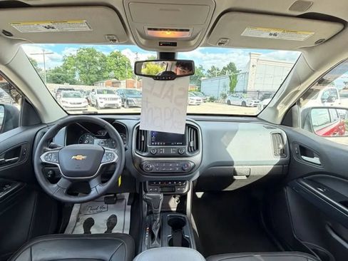 Used 2021 Chevrolet Colorado Z71 AWD/4WD image 12