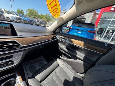 Used 2017 BMW 740i RWD image 16