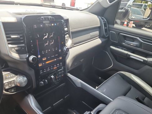Used 2023 RAM 1500 Laramie AWD/4WD image 19