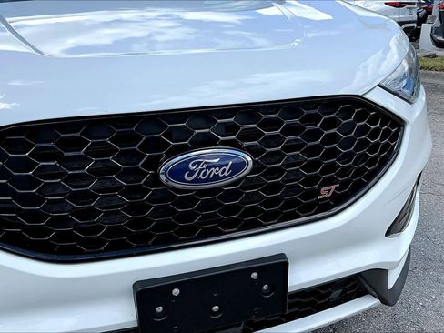 Used 2020 Ford Edge ST image 29