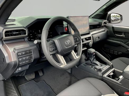 Used 2024 Toyota Tacoma TRD Off-Road w/ TRD Off Road Upgrade Package AWD/4WD image 18