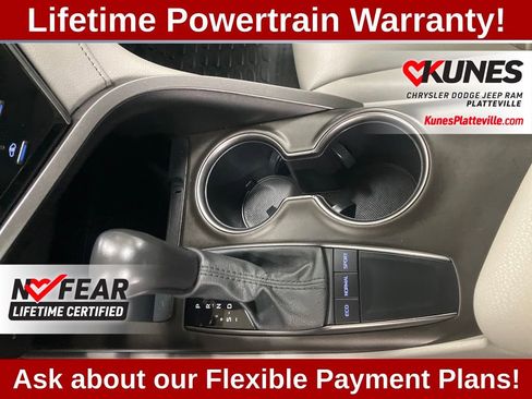 Used 2024 Toyota Camry SE image 19