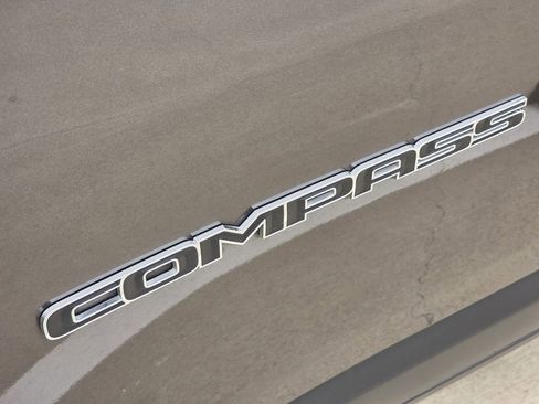 Used 2024 Jeep Compass Limited AWD/4WD image 8