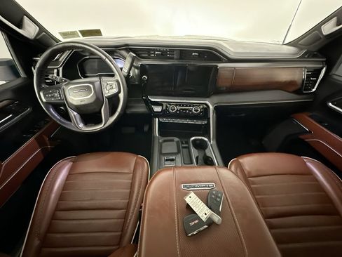 Used 2024 GMC Sierra 2500 Denali Ultimate AWD/4WD image 10