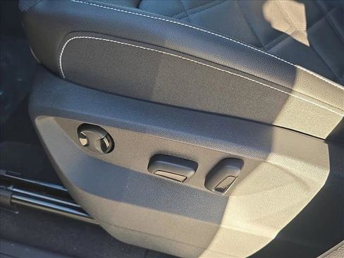 New 2026 Volkswagen Atlas SE image 6