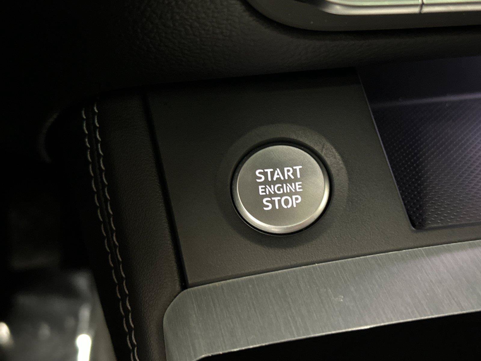 Certified 2024 Audi Q5 e Prestige AWD/4WD image 23