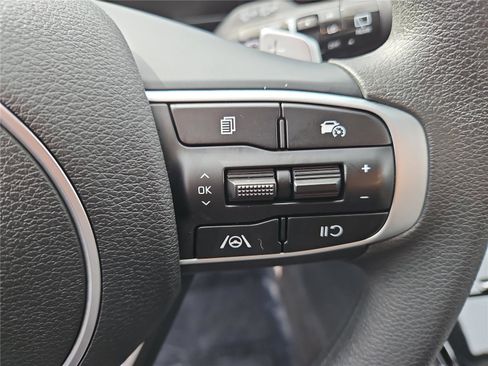 Certified 2025 Kia Sportage LX image 18