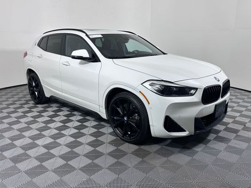 Used 2023 BMW X2 sDrive28i w/ M Sport Package image 6