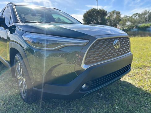 Used 2025 Toyota Corolla Cross XLE w/ Convenience Package image 32