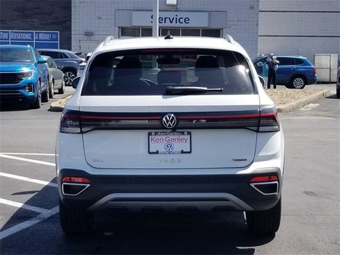 New 2025 Volkswagen Taos SEL image 4