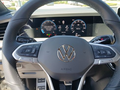 New 2026 Volkswagen Tiguan SE R-Line FWD image 14
