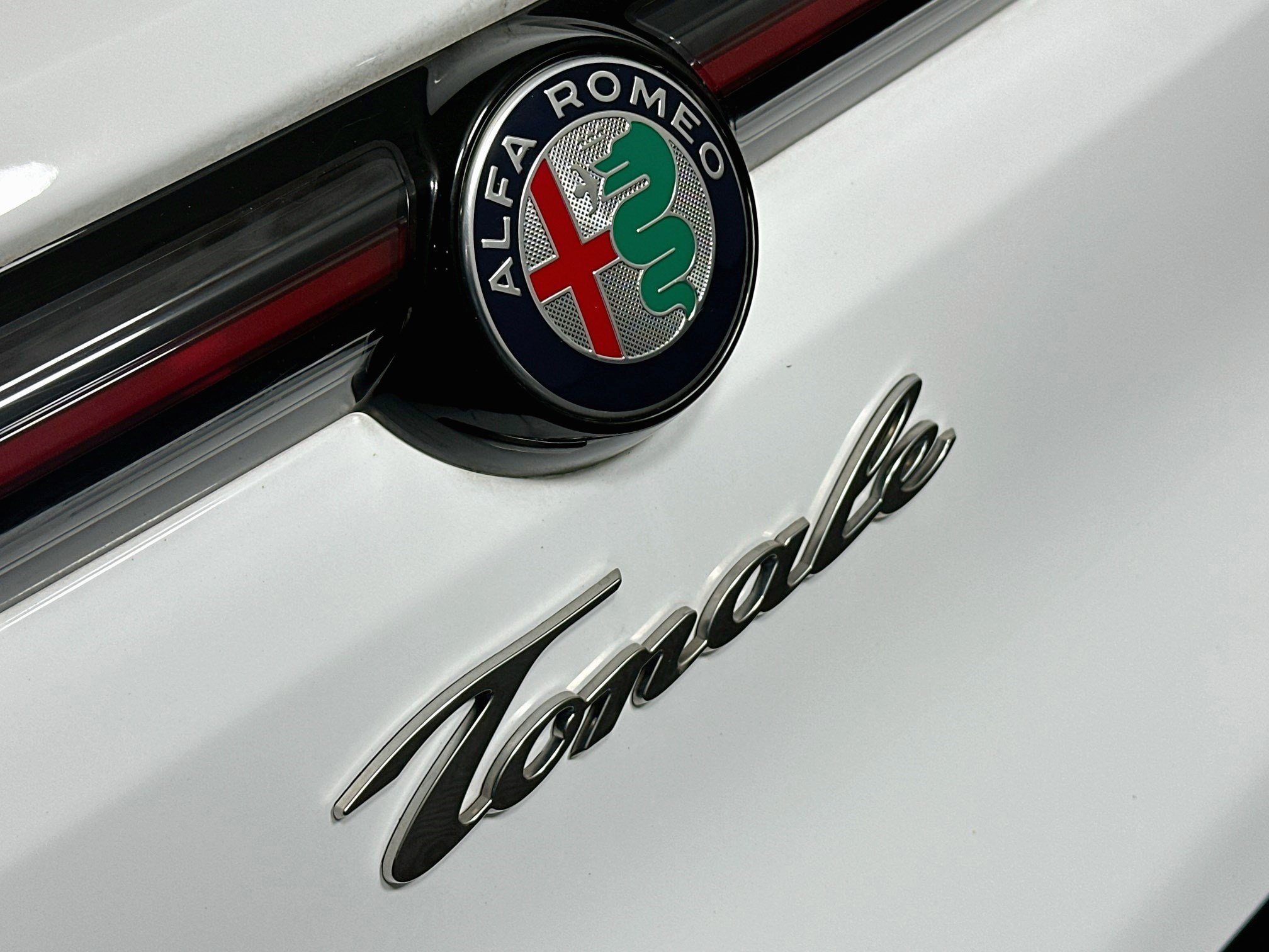 Used 2024 Alfa Romeo Tonale Veloce AWD/4WD image 27