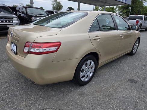 Used 2010 Toyota Camry LE image 8